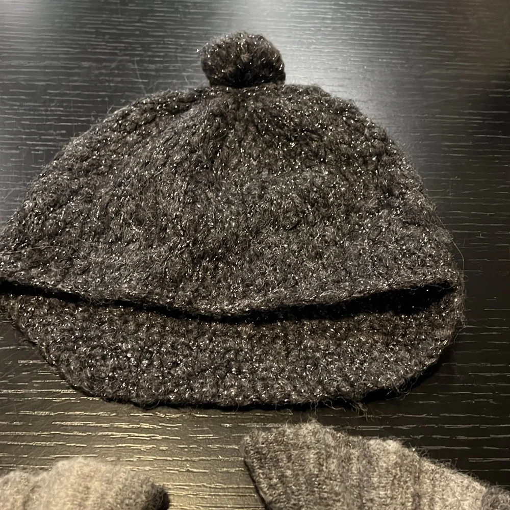Gray Knit Gloves and Hat Set